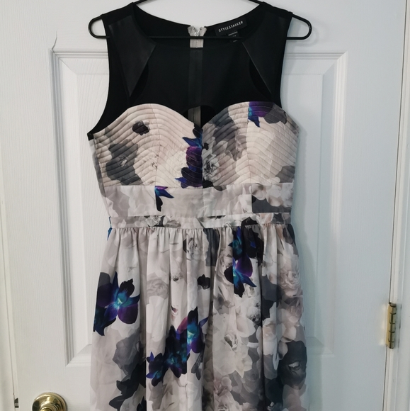 NWOT Stylestalker Floral Mini Dress - Picture 6 of 8